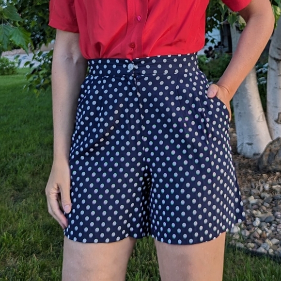 1990's 90's POLKA DOT SHORTS retro dressy S - Picture 1 of 10
